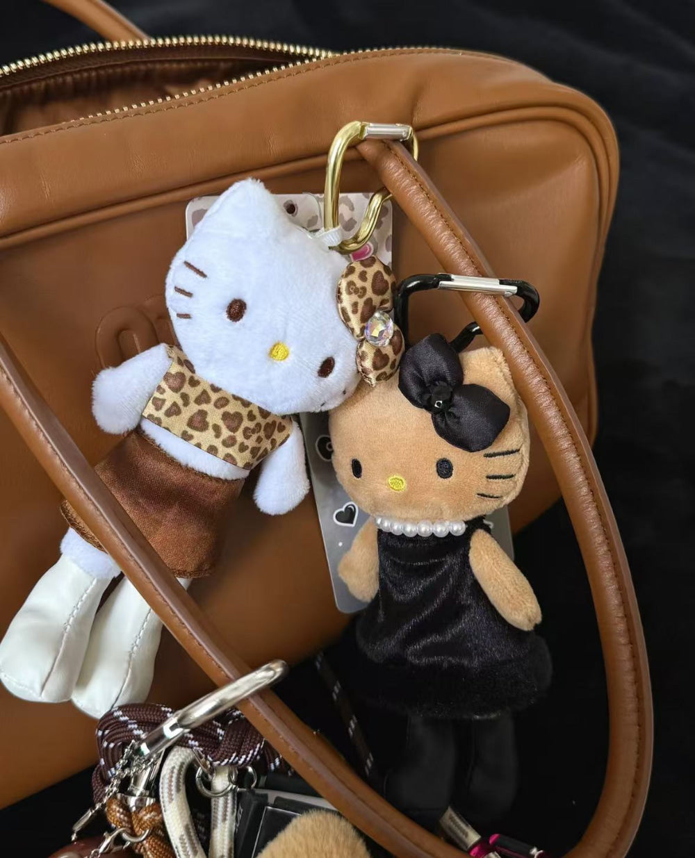 kitty in dress keychain